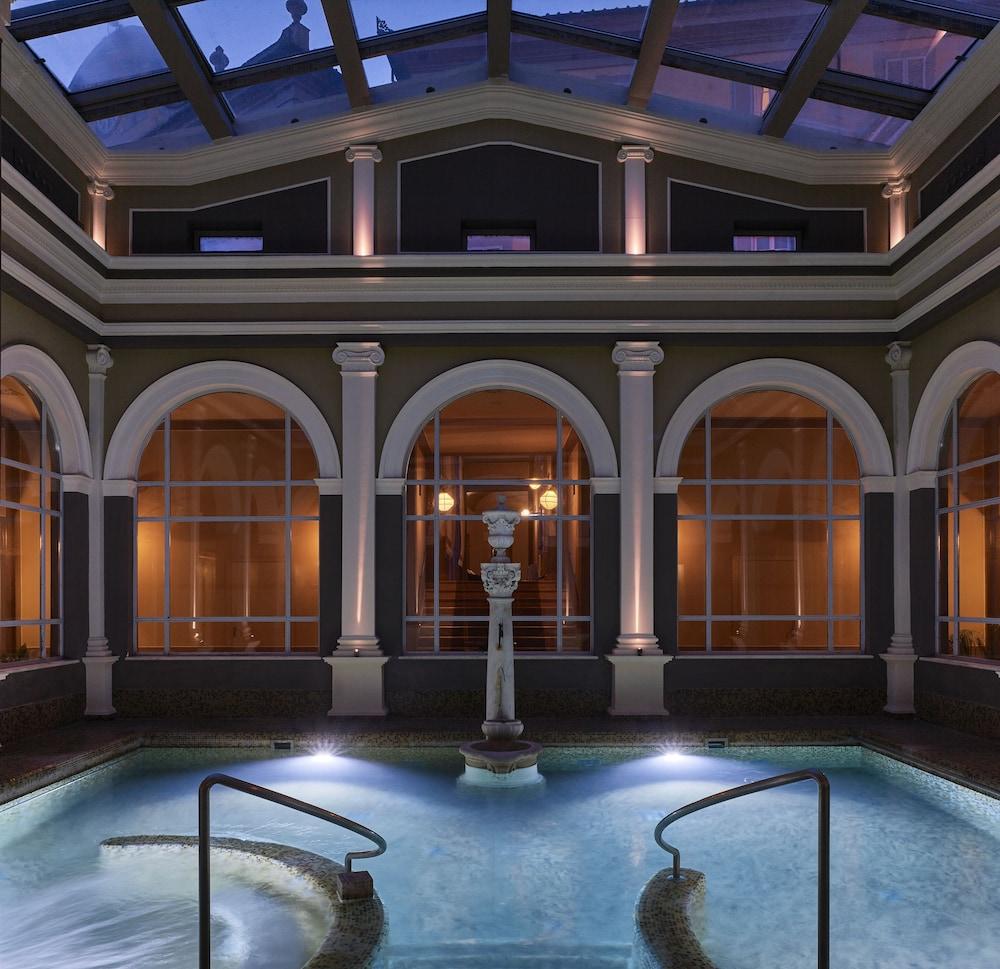 바그니 디 피사 팰리스 앤 스파 호텔 산줄리아노테르메 외부 사진 The Roman Baths in Bath, England