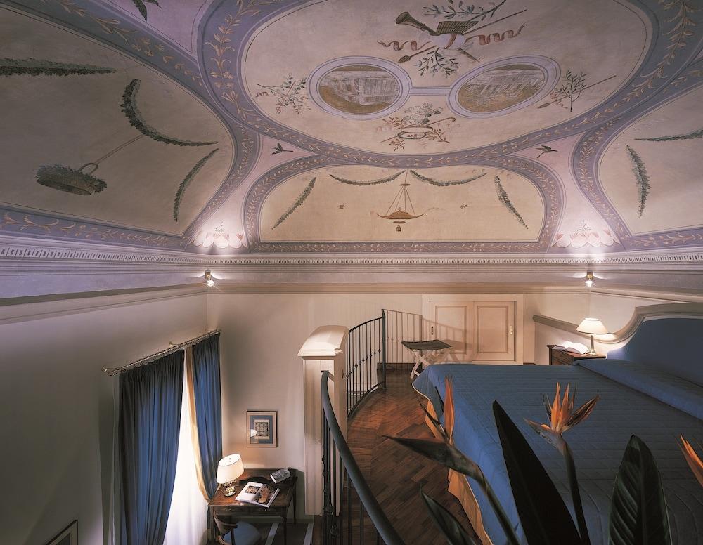 바그니 디 피사 팰리스 앤 스파 호텔 산줄리아노테르메 외부 사진 The ceiling of the ballroom
