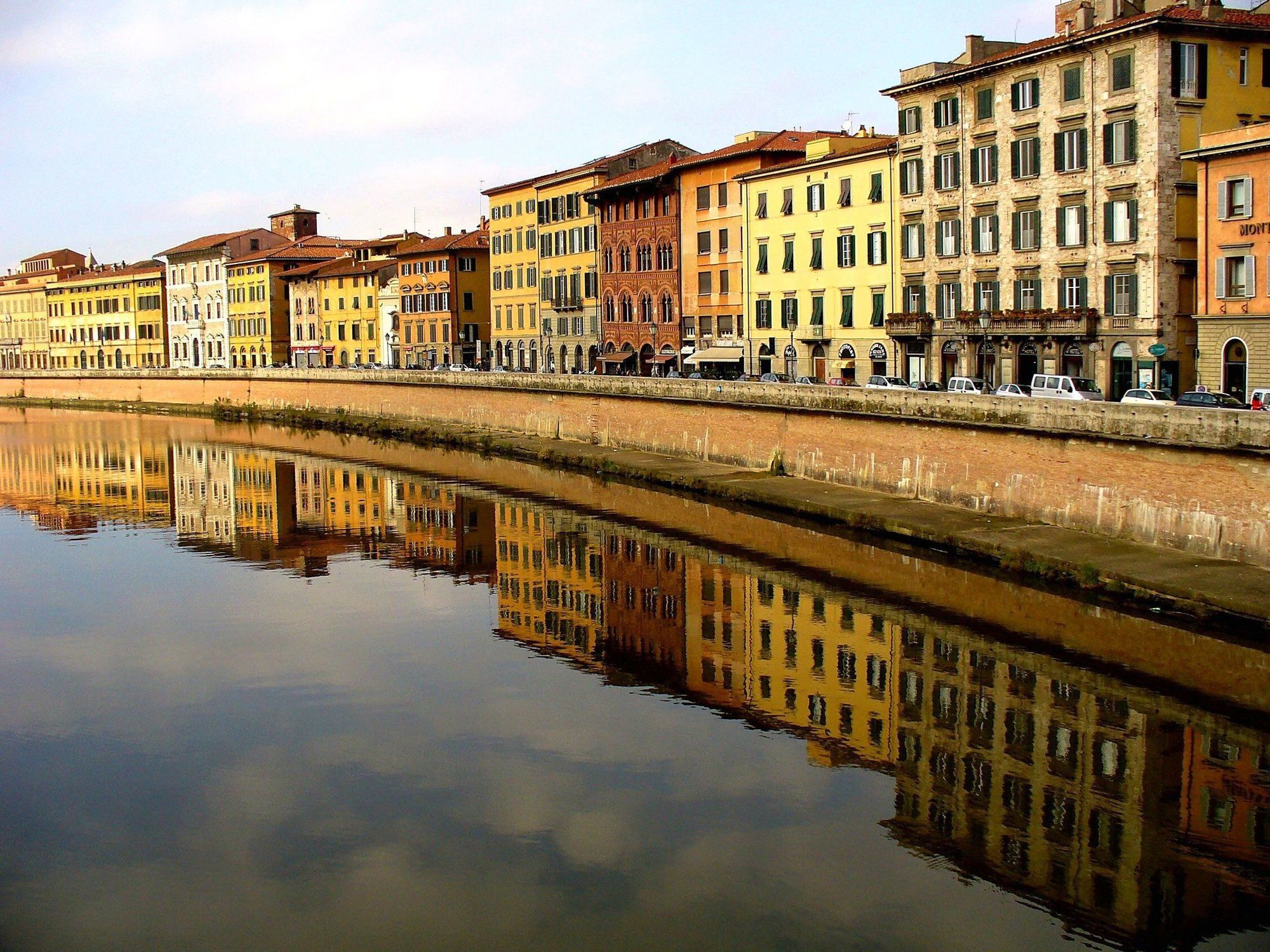 바그니 디 피사 팰리스 앤 스파 호텔 산줄리아노테르메 시설 사진 The Naviglio Grande in the city of Pavia