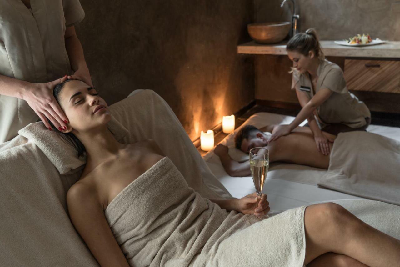 바그니 디 피사 팰리스 앤 스파 호텔 산줄리아노테르메 외부 사진 A spa treatment